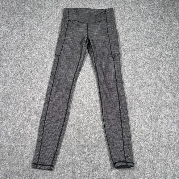 lululemon athletica Pants - Lululemon Athletic Teeny Tooth White Black Speed Up 28" Tights Women's Size 6